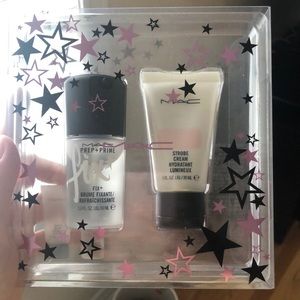 M.A.C fix spray and strobe cream set